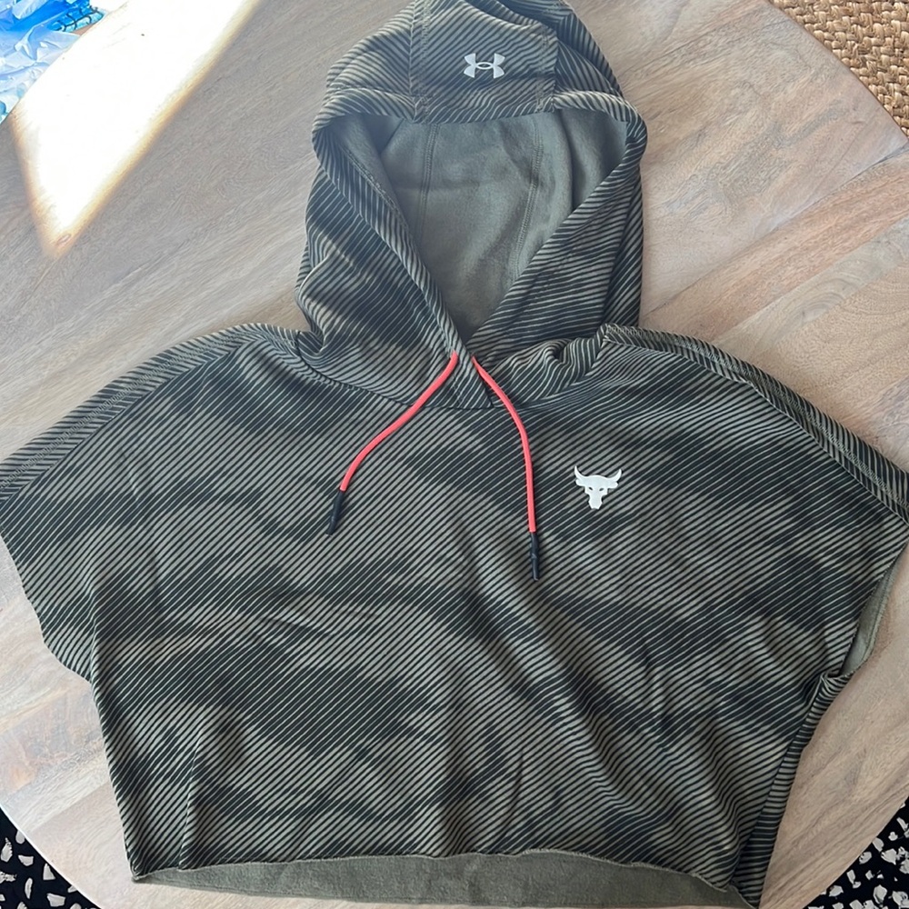 PROJECT ROCK Cropped Hoodie - Picture 2 of 7